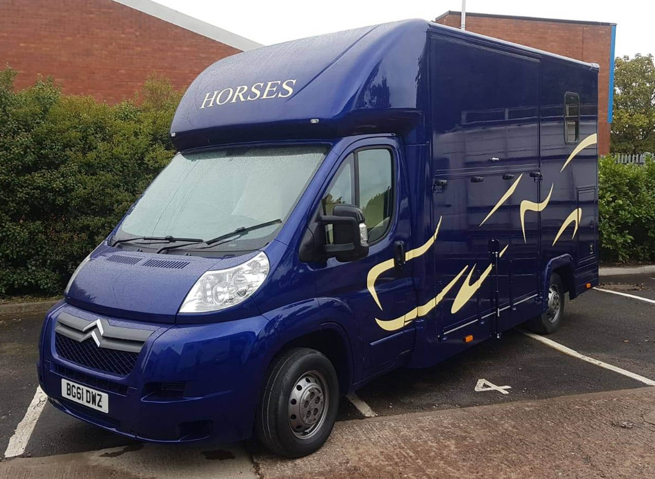 3.5 horseboxes for sale